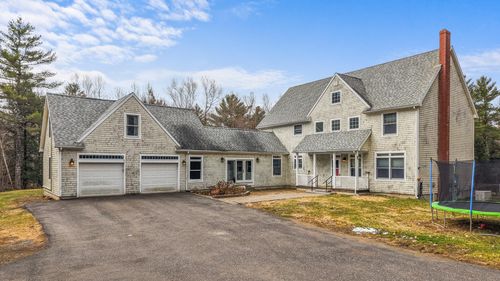 747 Western Avenue, Hampden, ME, 04444 | Card Image