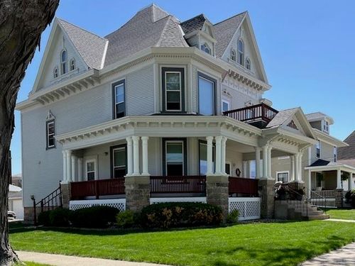 215 N Chestnut Ave, New Hampton, IA, 50659-1302 | Card Image