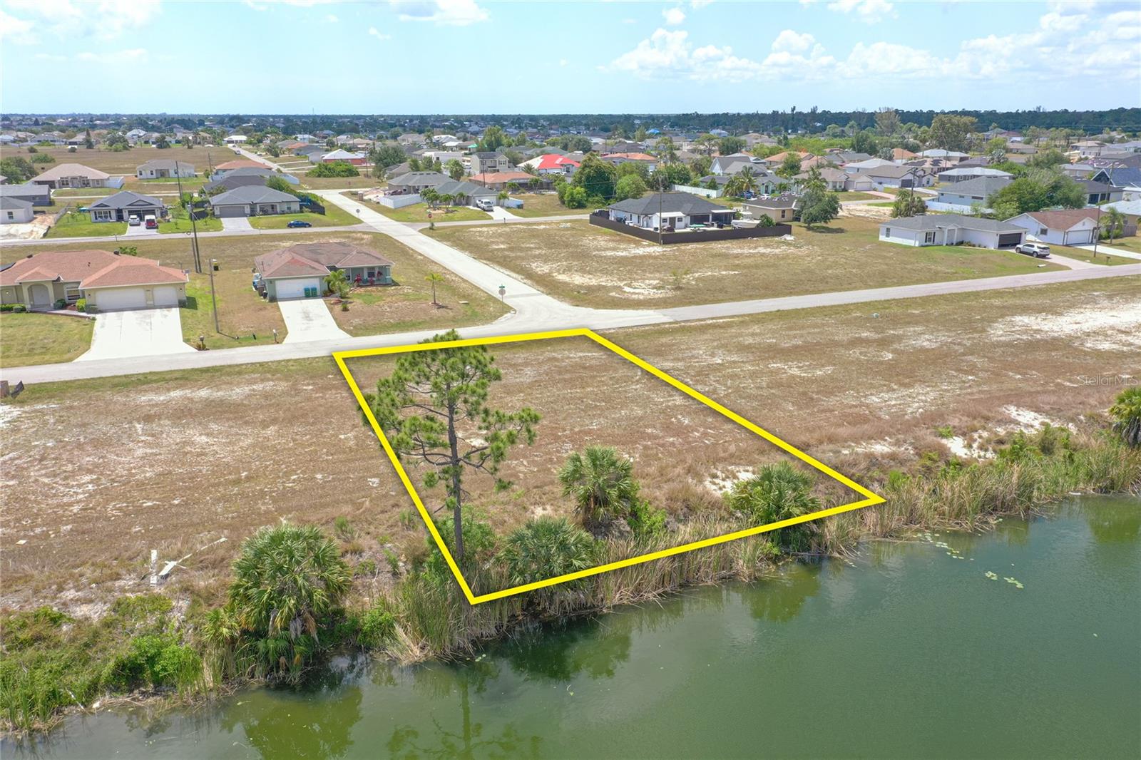 Land in CAPE CORAL 4