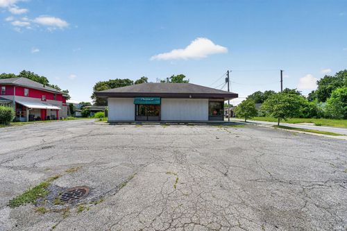1602 Lincoln Way E, South Bend, IN, 46613-3419 | Card Image