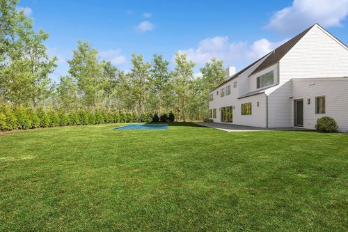 10 Broadwood Ct, Wainscott, NY, 11975 | Card Image