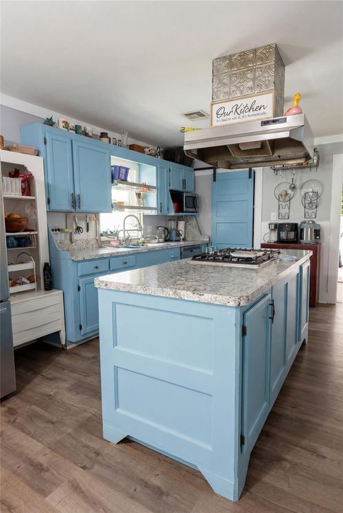 511 S Winfree St, Dayton, TX, 77535-2943 | Card Image