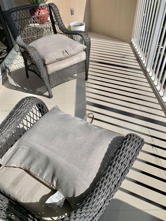 APT-5C - 1985 S Ocean Dr, Condo with 1 bedrooms, 2 bathrooms and null parking in Hallandale Beach FL | Image 19