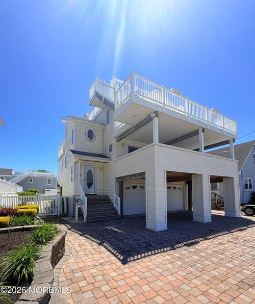 212 N Barnegat Avenue, Surf City, NJ, 08008 | Card Image