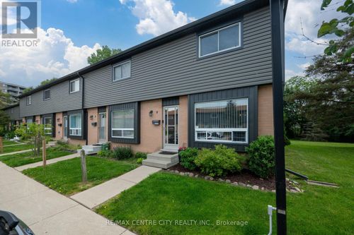 9-475 Sandringham Cres, London, ON, N6C5B9 | Card Image