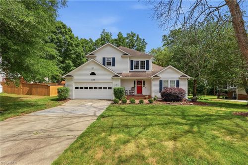 7179 Blackmoor Rd, Kernersville, NC, 27284-8616 | Card Image