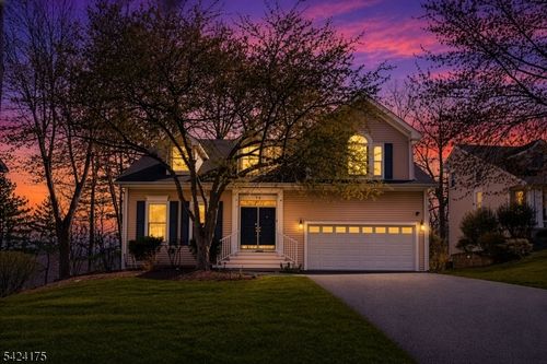 70 Hartley Ln, Basking Ridge, NJ, 07920-3707 | Card Image