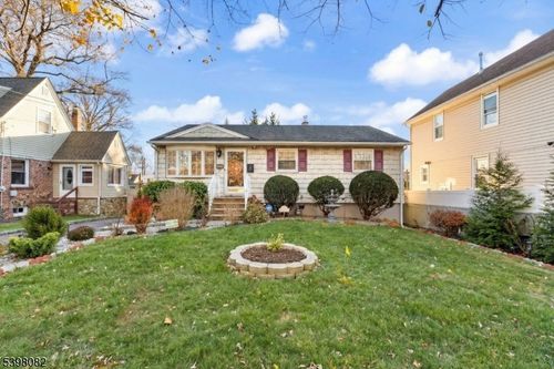 698 W Lake Ave, Rahway, NJ, 07065-2303 | Card Image