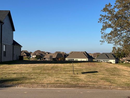 205 Saint Andrews Dr, Oakland, TN, 38060-5362 | Card Image