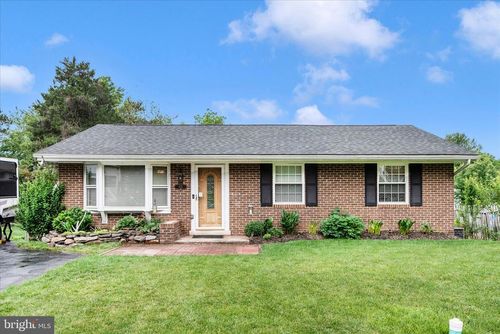 825 2nd Ave, BRUNSWICK, MD, 21716-1460 | Card Image