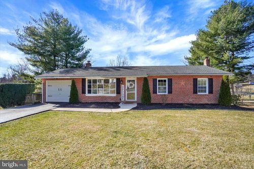 18 Dickinson Ct, NEW FREEDOM, PA, 17349-9765 | Card Image