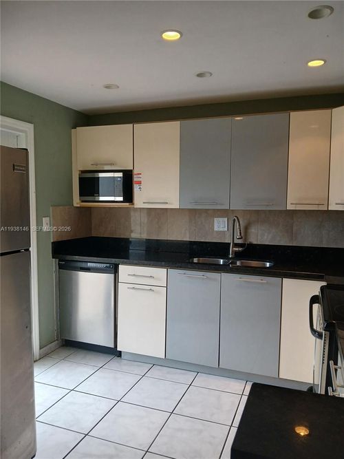 apt-112-5950 Del Lago Cir, Sunrise, FL, 33313-6315 | Card Image