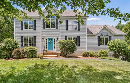 8 Margaret Cir, Mont Vernon, NH, 03057-1120 | Card Image
