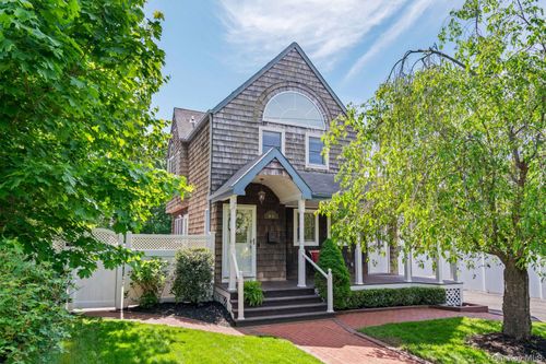 53 Irwin Pl, Huntington, NY, 11743-3608 | Card Image