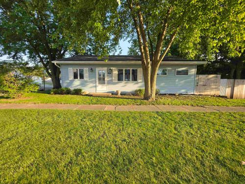 854 Douglas St, Jesup, IA, 50648-7729 | Card Image