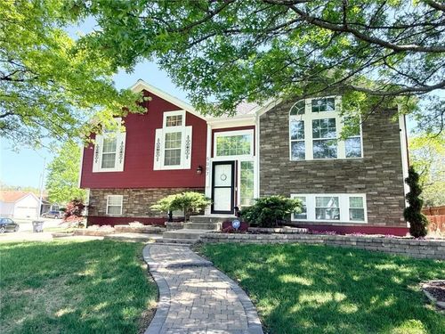 5007 S Powell Ave, Blue Springs, MO, 64015-2245 | Card Image