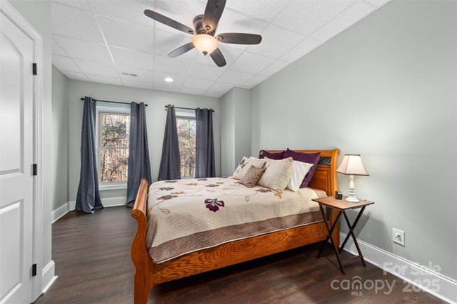 Lower level bedroom. | Image 30