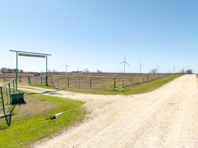 1817 Lcr 182, House other with 3 bedrooms, 3 bathrooms and null parking in Coolidge TX | Image 7