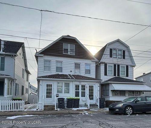 343 Adams St, Freeland, PA, 18224-2105 | Card Image