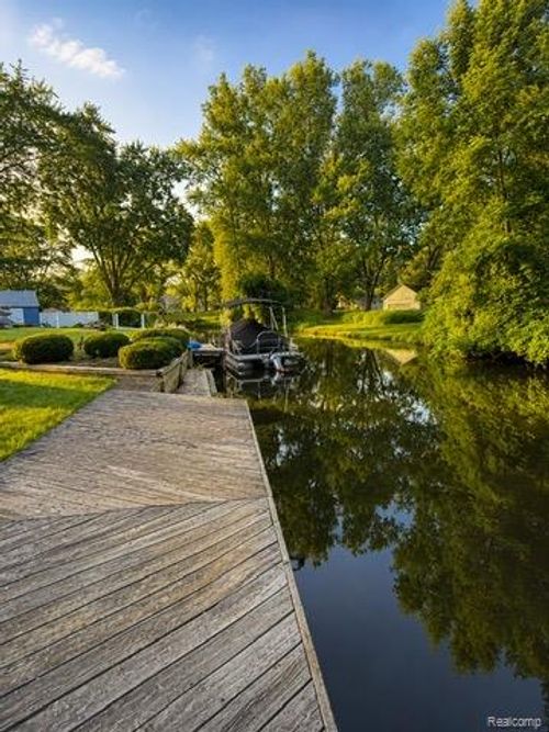11076 Beryl Dr, White Lake, MI, 48386-3600 | Card Image