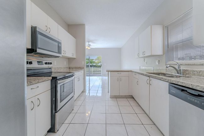 1568 Sw 106 Th Ave, House other with 3 bedrooms, 3 bathrooms and null parking in Pembroke Pines FL | Image 17