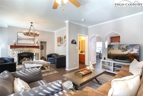 apt-2-198 Beech Haven Rd, Banner Elk, NC, 28604-7282 | Card Image