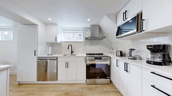 24 Collins Cres, House other with 5 bedrooms, 3 bathrooms and 6 parking in Aurora ON | Image 29