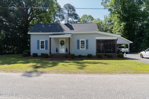 512 S Ashe St, Bladenboro, NC, 28320-6394 | Card Image