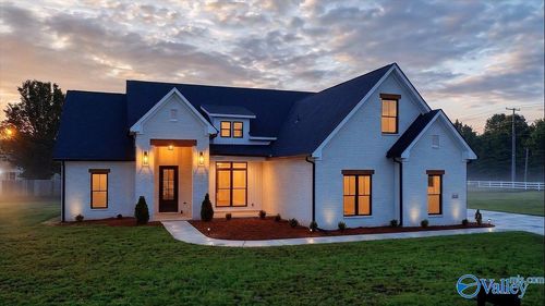 122 Eden Ln, Huntsville, AL, 35811-7839 | Card Image
