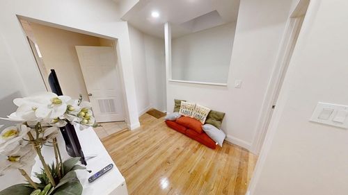 3b-130 W 8th Street, Boston, MA, 02127 | Card Image