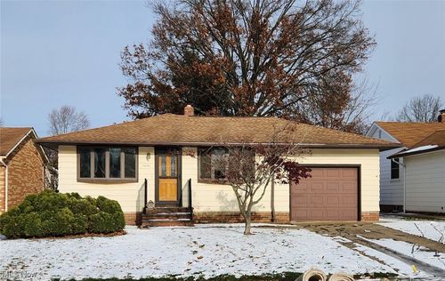 13816 Zaremba Drive, Brook Park, OH, 44142 | Card Image