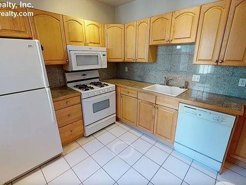 apt-25-2001 Commonwealth Ave, Boston, MA, 02135-5134 | Card Image