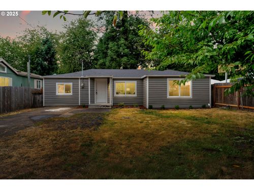 1330 Hawthorne St, Sweet Home, OR, 97386-2240 | Card Image
