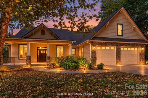 5 Meadowbrook Ln, Weaverville, NC, 28787-8906 | Card Image