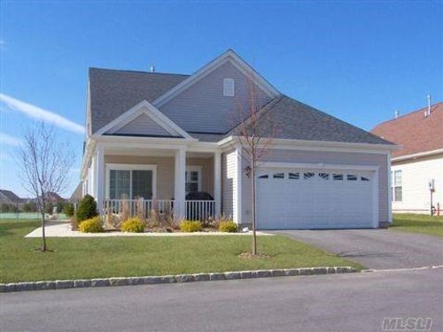4 Oakhurst Ct, Mount Sinai, NY, 11766-3422 | Card Image