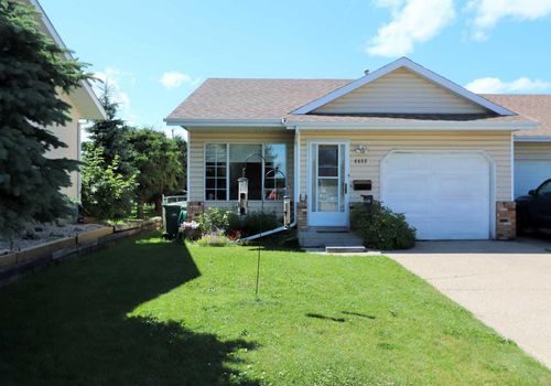 4402 52 Street, Ponoka, AB, T4J1J6 | Card Image