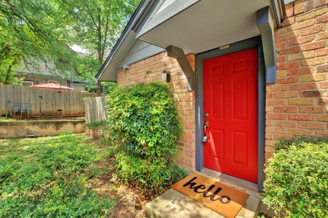 Welcoming and cheerful private entrance tucked away from the parking area. | Image 5