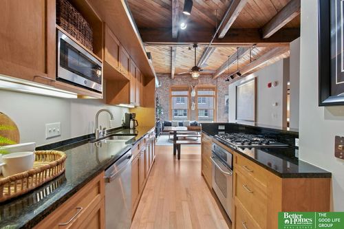 413-105 S 9th St, Omaha, NE, 68102-1146 | Card Image