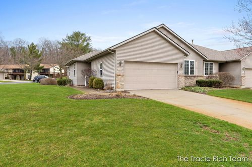 4889 Castle Hill Ct Ne, Rockford, MI, 49341-7636 | Card Image