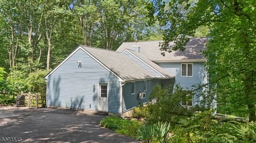 528 Brian Dean Dr, Glen Gardner, NJ, 08826-3534 | Card Image