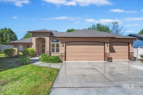 1121 Regency Way, Emmett, ID, 83617-8111 | Card Image