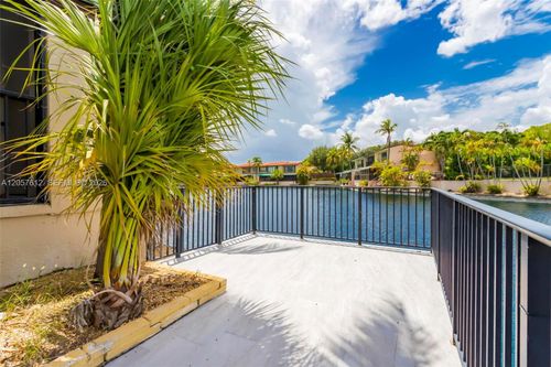 8350 Dundee Ter, Miami Lakes, FL, 33016-6425 | Card Image