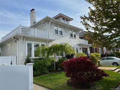 28 W Olive Street, House other with 5 bedrooms, 4 bathrooms and null parking in Long Beach NY | Image 1