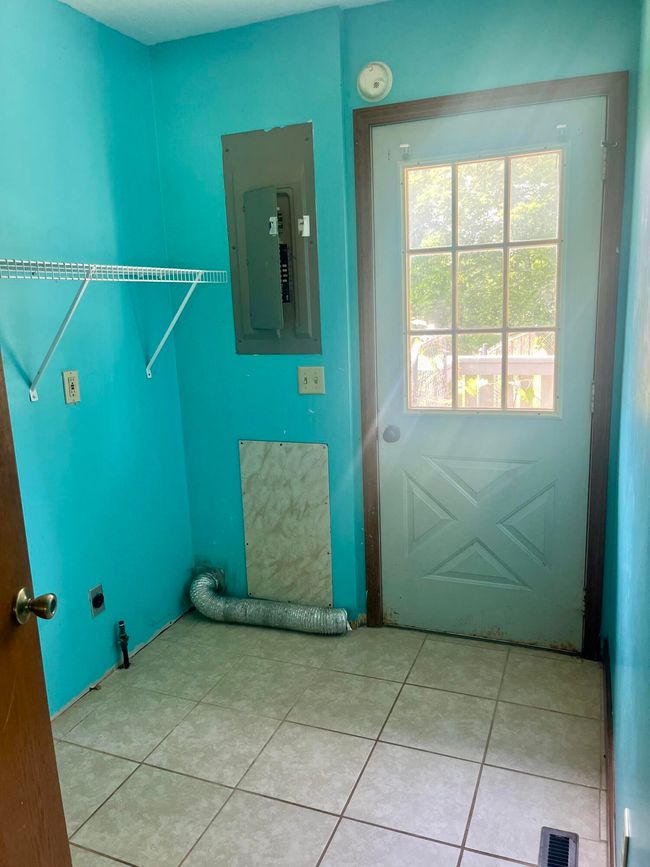 Laundry Room | Image 15