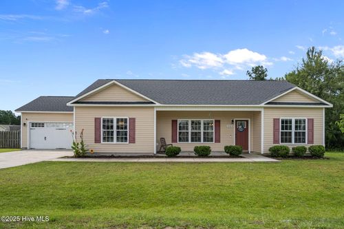 263 Sweet Gum Ln, Richlands, NC, 28574-5364 | Card Image