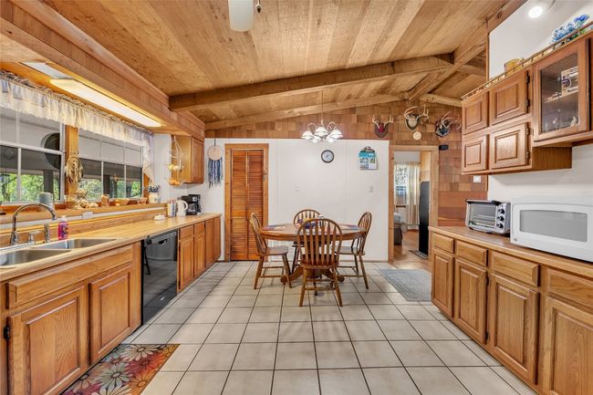 320 Pope Bnd S, House other with 3 bedrooms, 2 bathrooms and 6 parking in Cedar Creek TX | Image 8