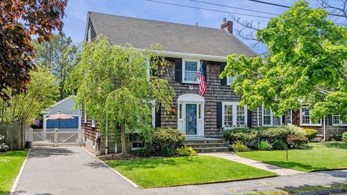 18 Pickwick Rd, Marblehead, MA, 01945-1820 | Card Image