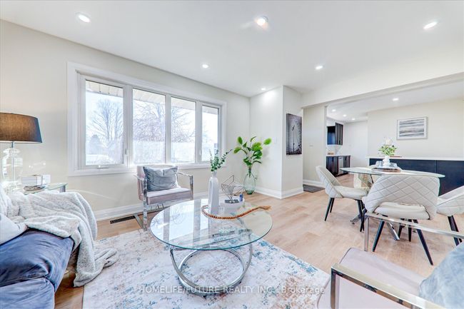 702 Emerson Ave, House other with 5 bedrooms, 2 bathrooms and 2 parking in Oshawa ON | Image 8