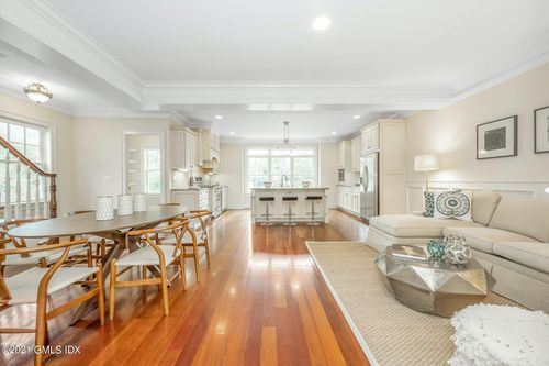 2-40 Oak Ridge St, Greenwich, CT, 06830-5225 | Card Image