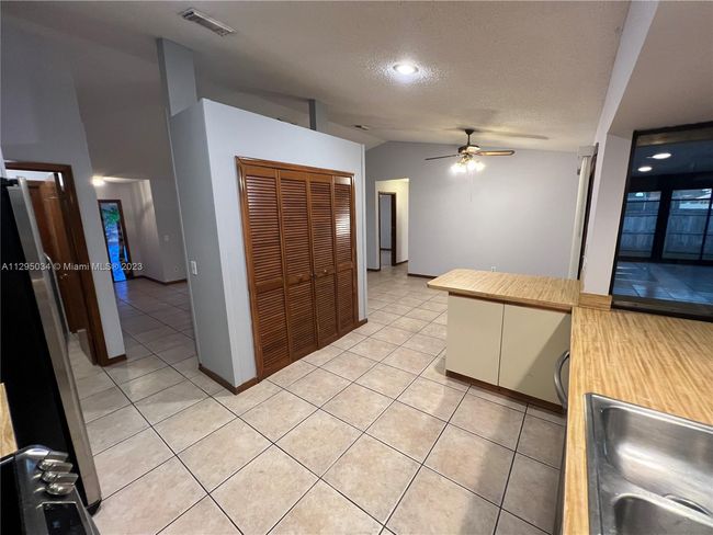 1921 Sw Hickock Ter, House other with 3 bedrooms, 2 bathrooms and null parking in Port St. Lucie FL | Image 8